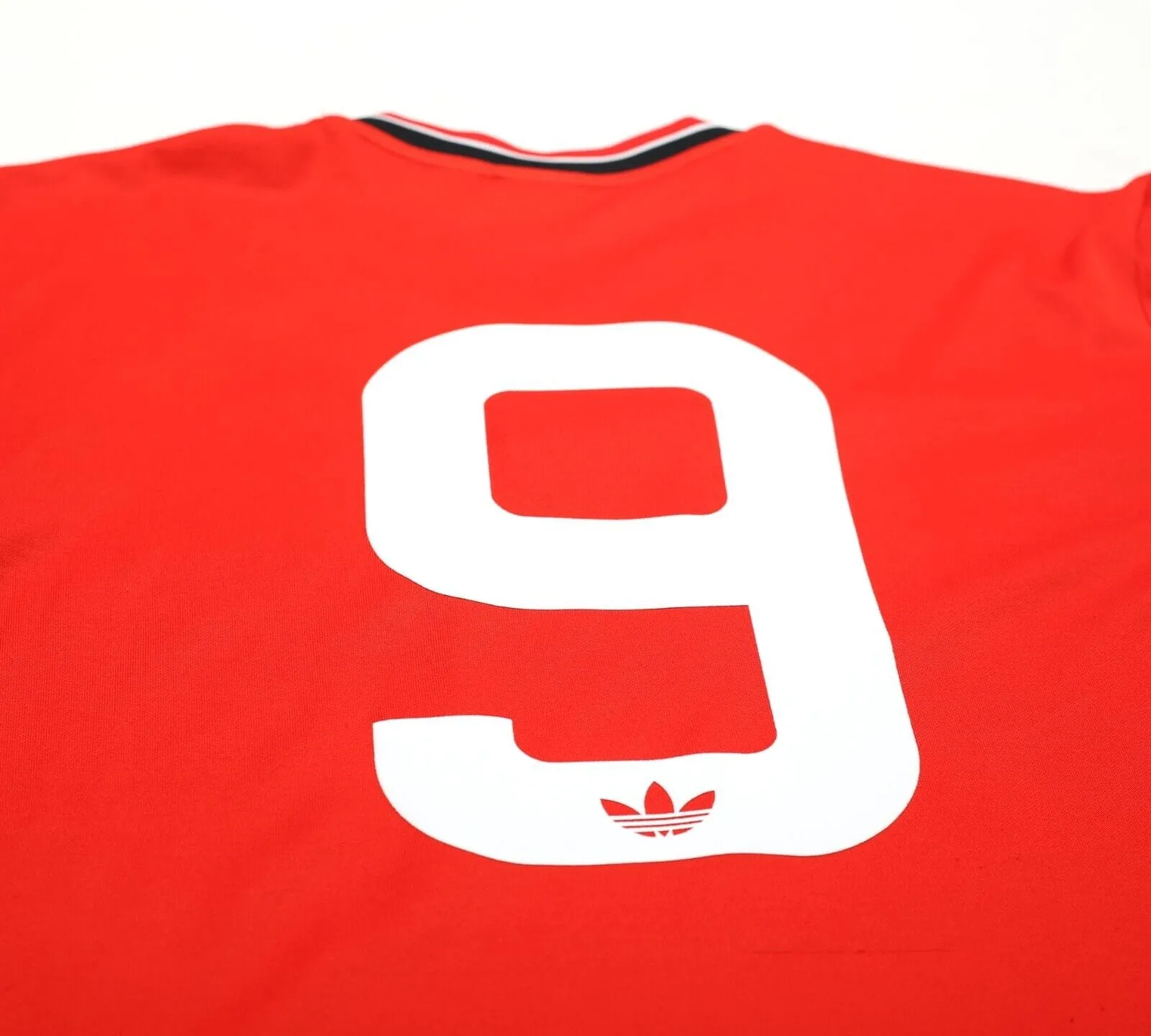 1985 HUGHES #9 Manchester United adidas Originals FA Cup Football Shirt (M/L)