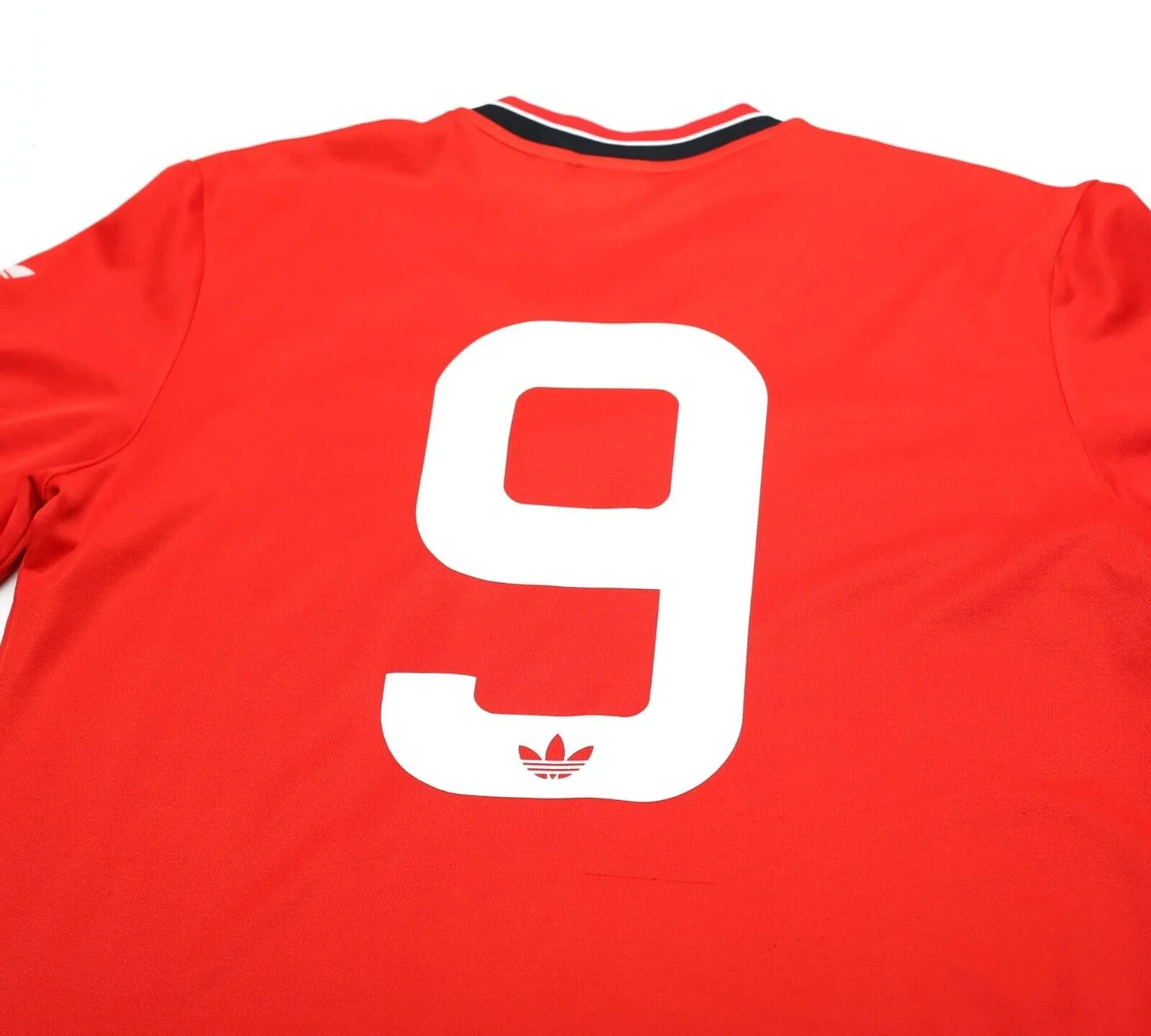 1985 HUGHES #9 Manchester United adidas Originals FA Cup Football Shirt (M/L)