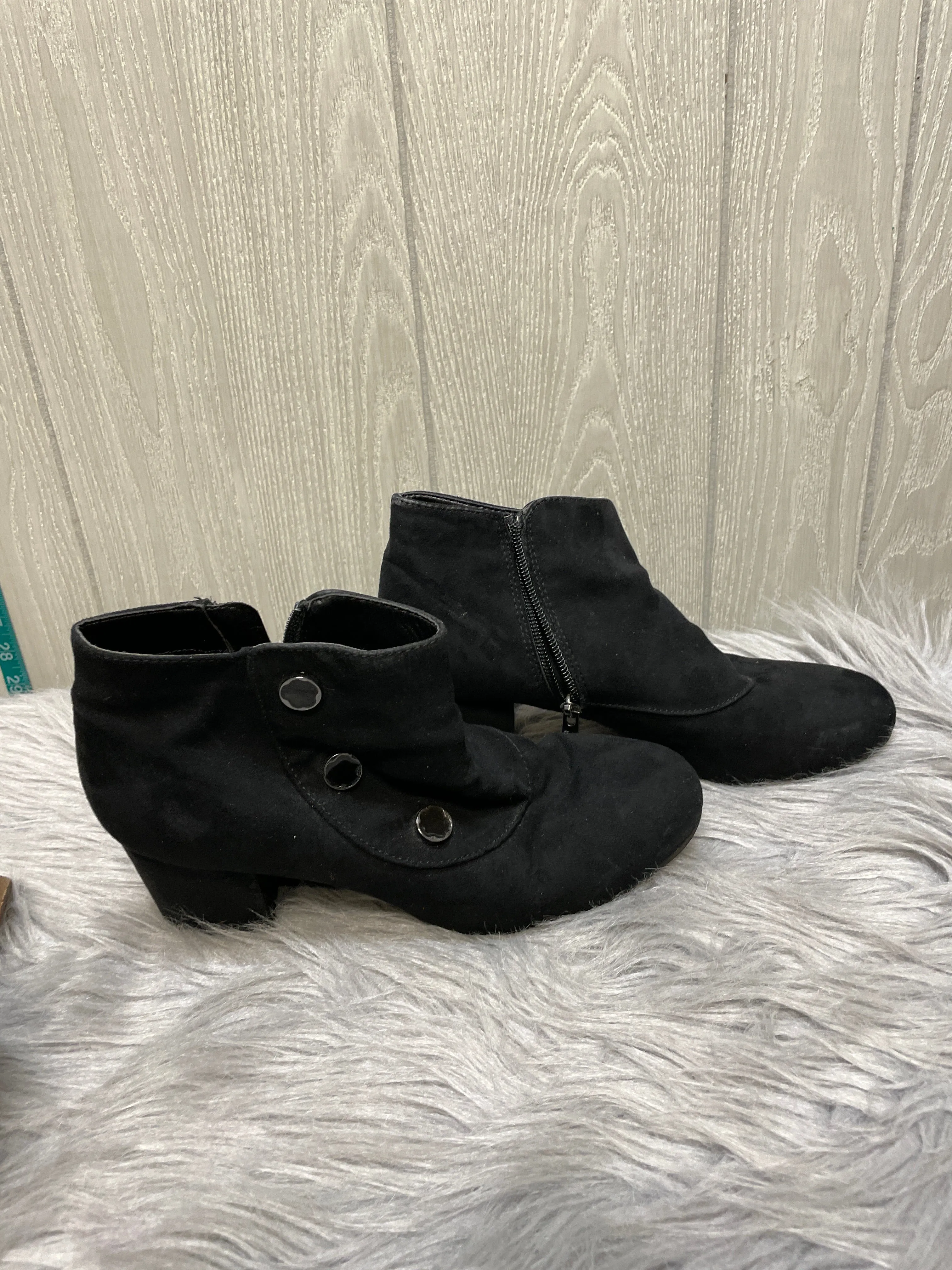 Boots Ankle Heels By Clothes Mentor In Black, Size: 8