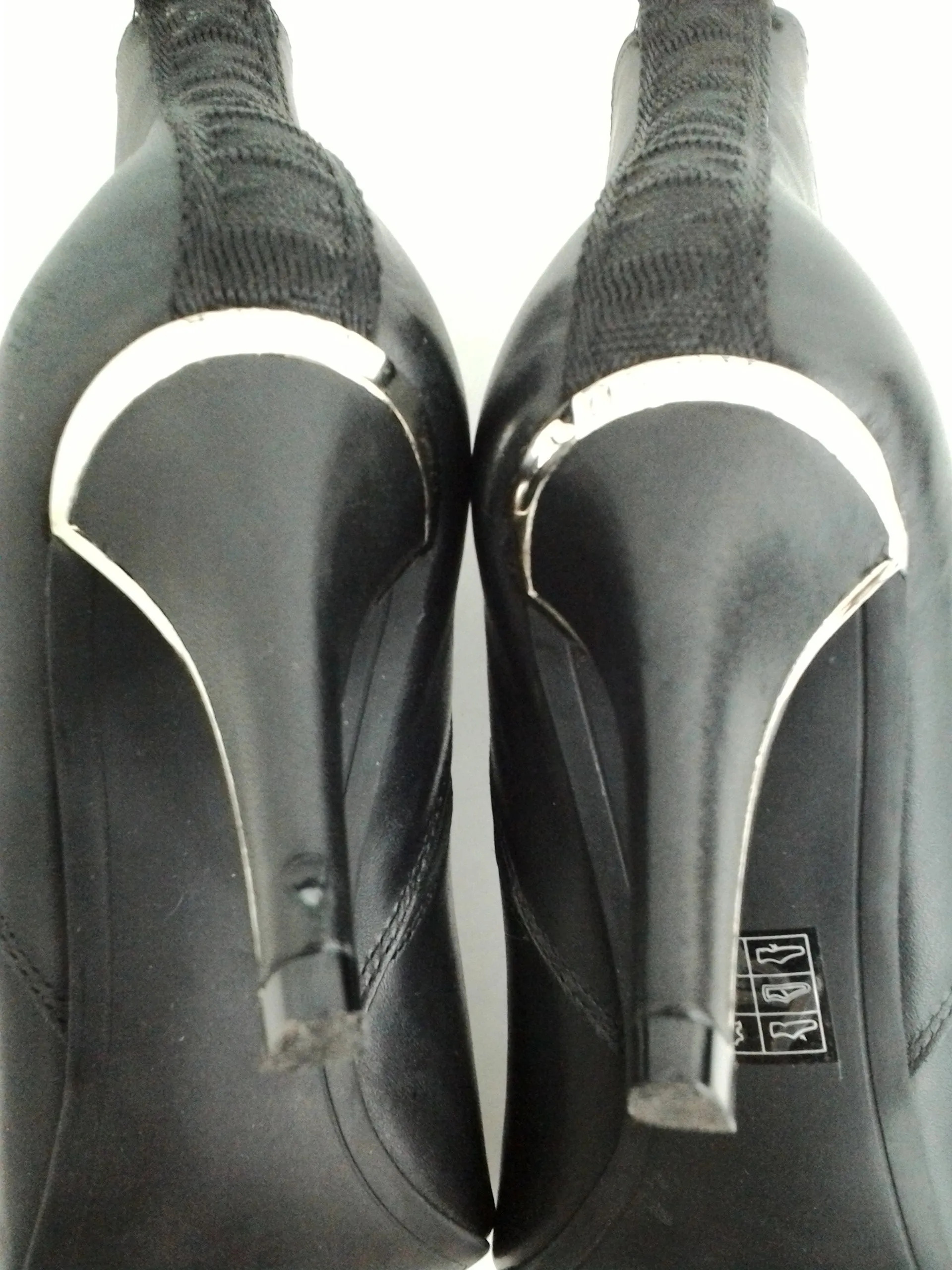 DKNY Women's Leather Black Booties Size 7.5 M