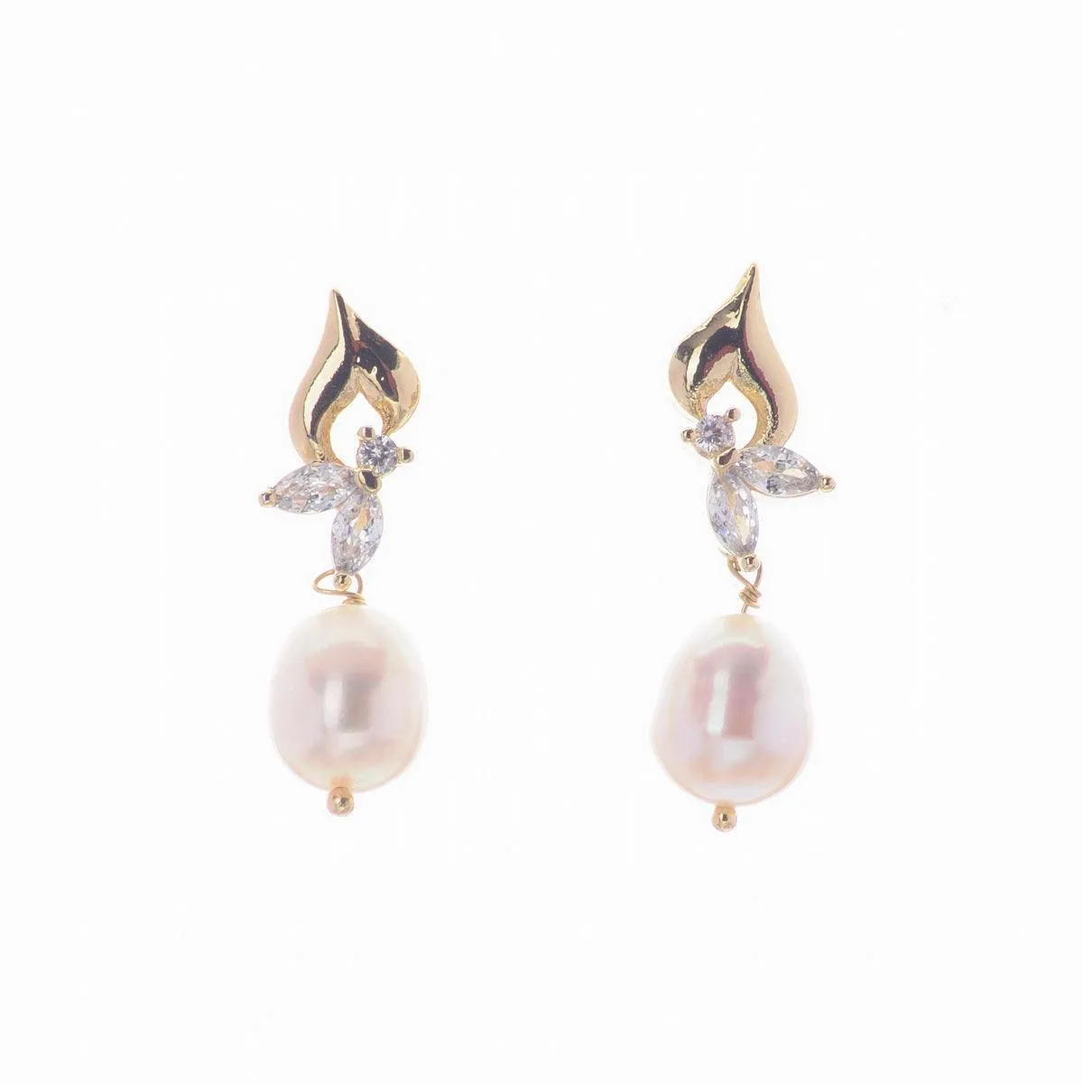 Elegant Stone Studded Pearl Earring