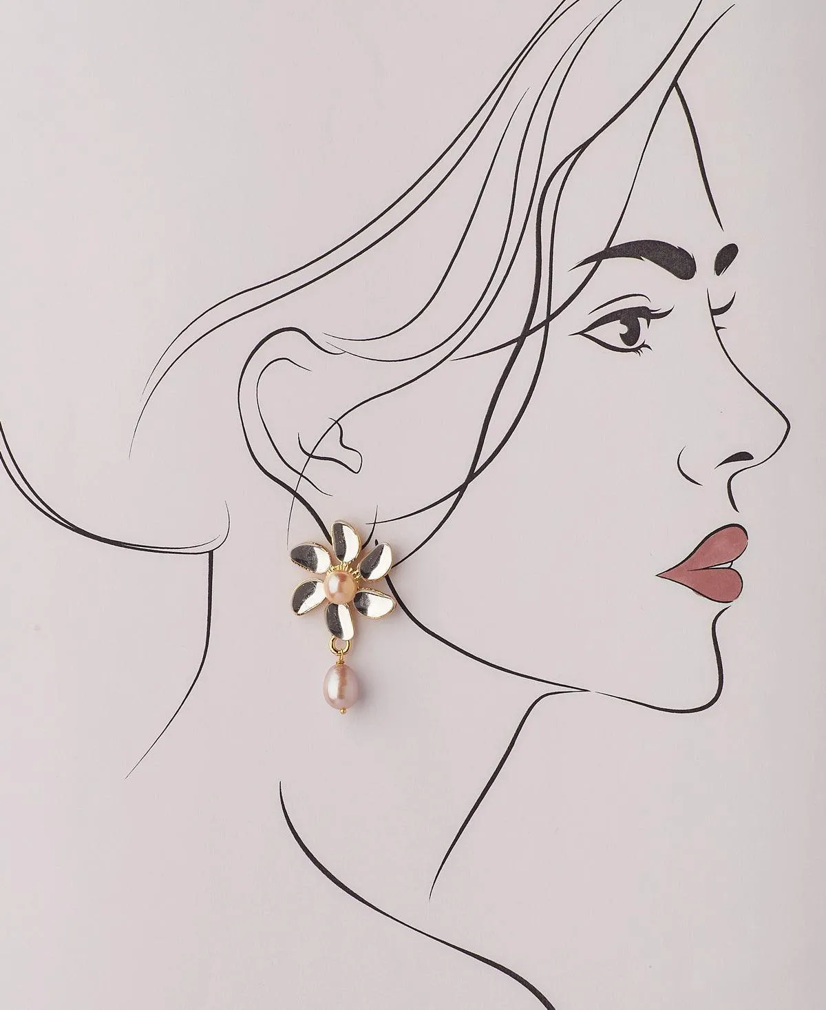 Fashionable Floral Pearl Hanging Earring