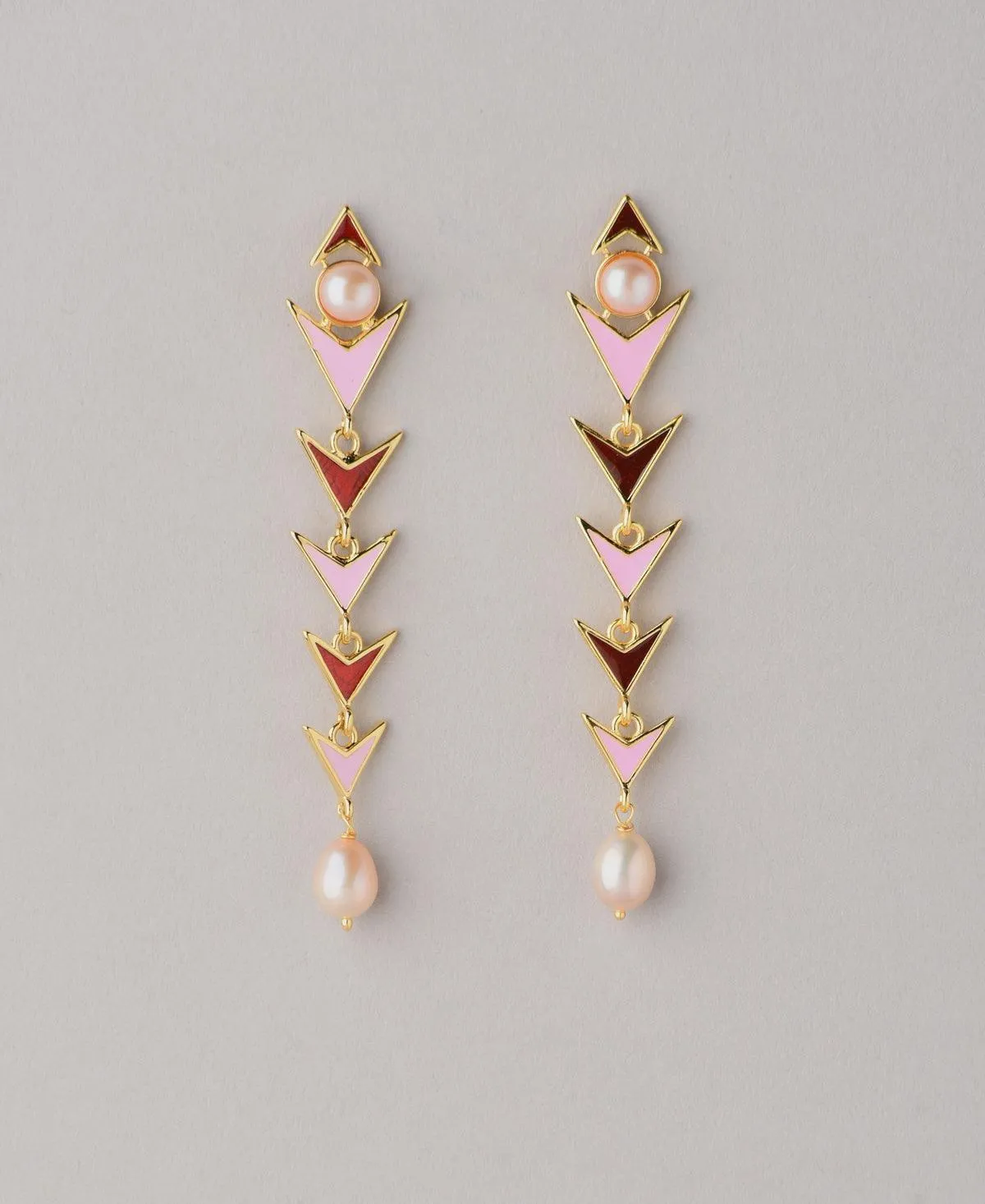 Fashionable Pearl Hang Earring