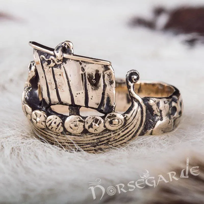 Handcrafted Drakkar Figurine Ring - Bronze