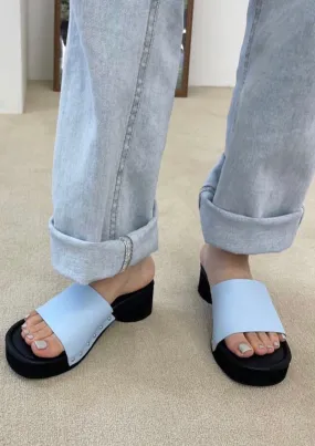 Isla Slides (Pre-order)