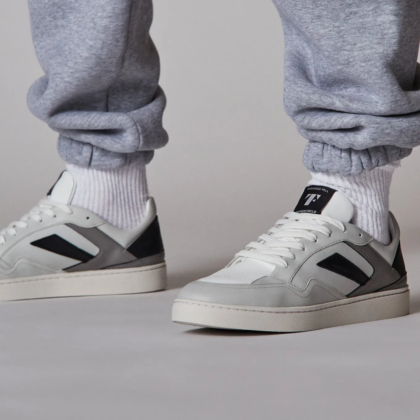 Men's Court | White-Grey