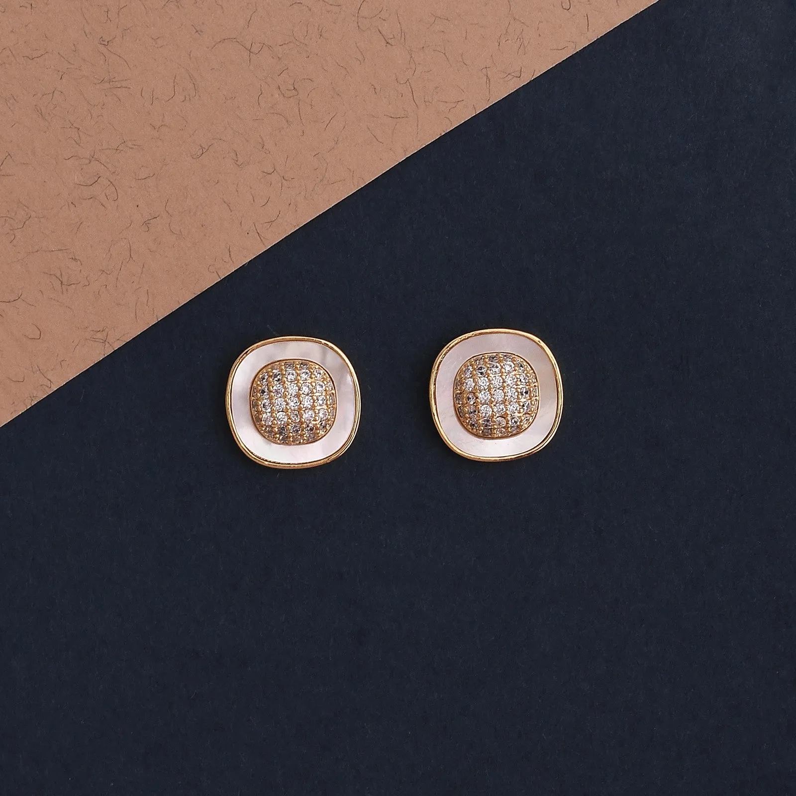 Miracle Fashionable Stud Earrings