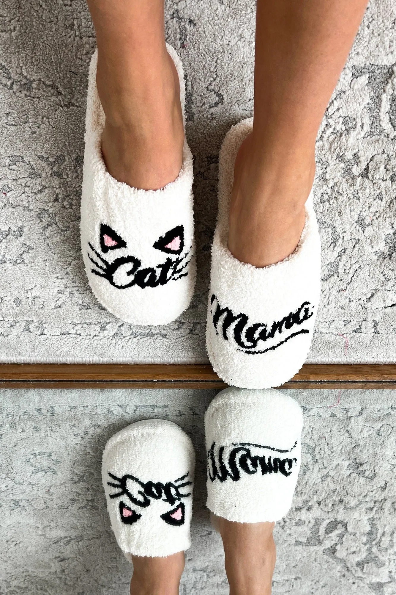 "Cat Mama" Fuzzy Slippers (White)