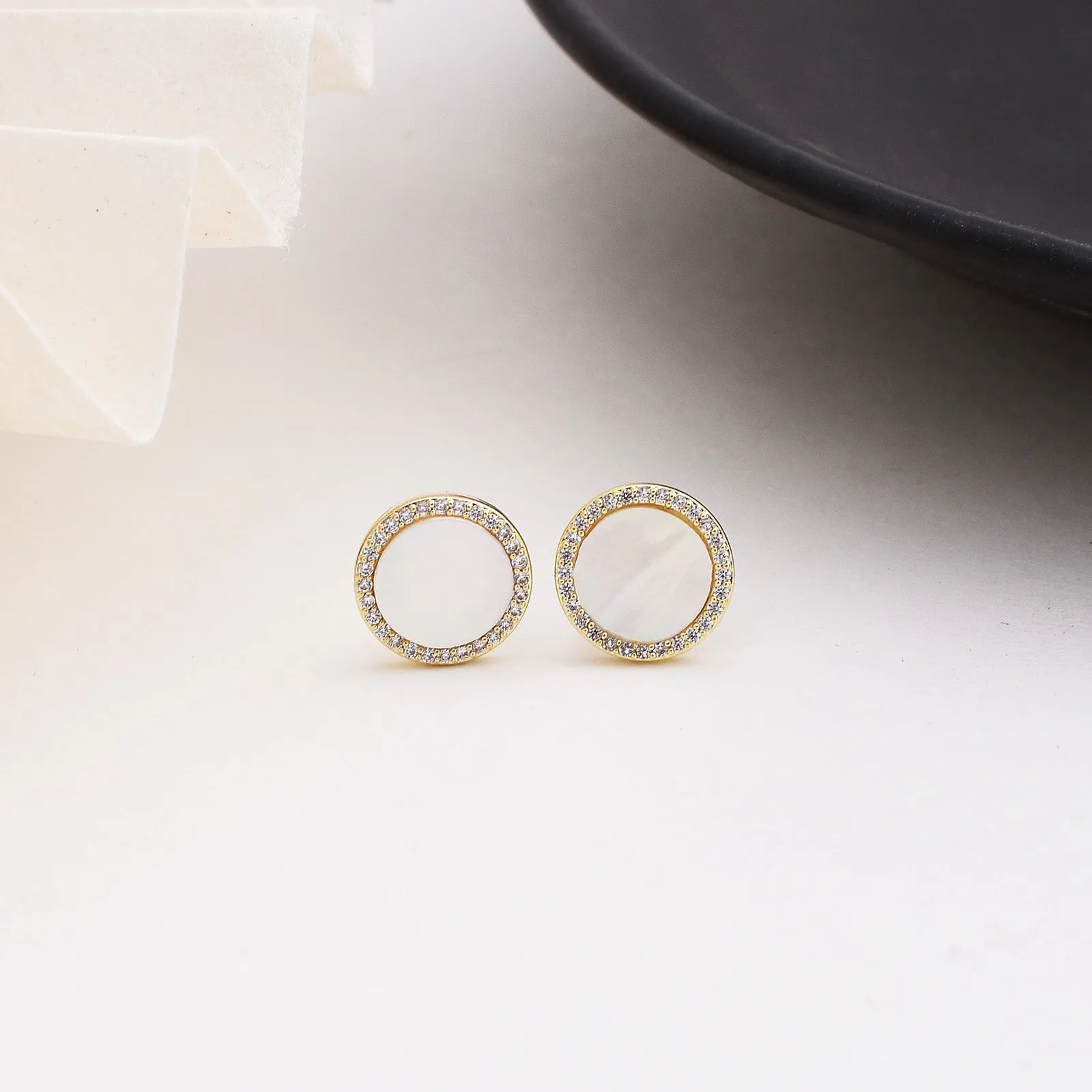 Ray Fashionable Stud Earrings