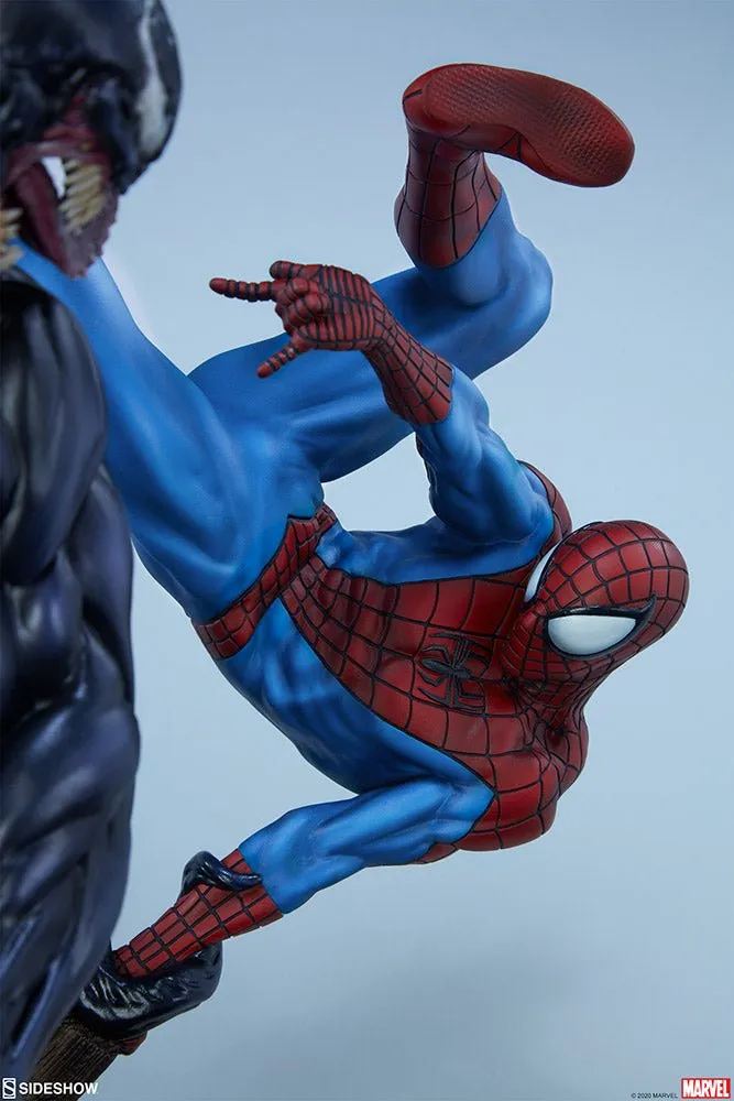 Sideshow Collectibles Spider-Man vs Venom Maquette